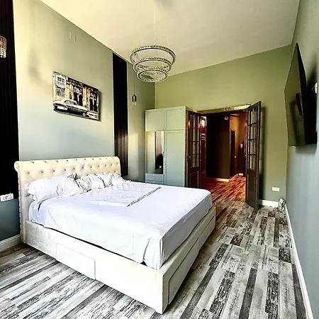 Laya Old Town Blue Apartment Bukarest